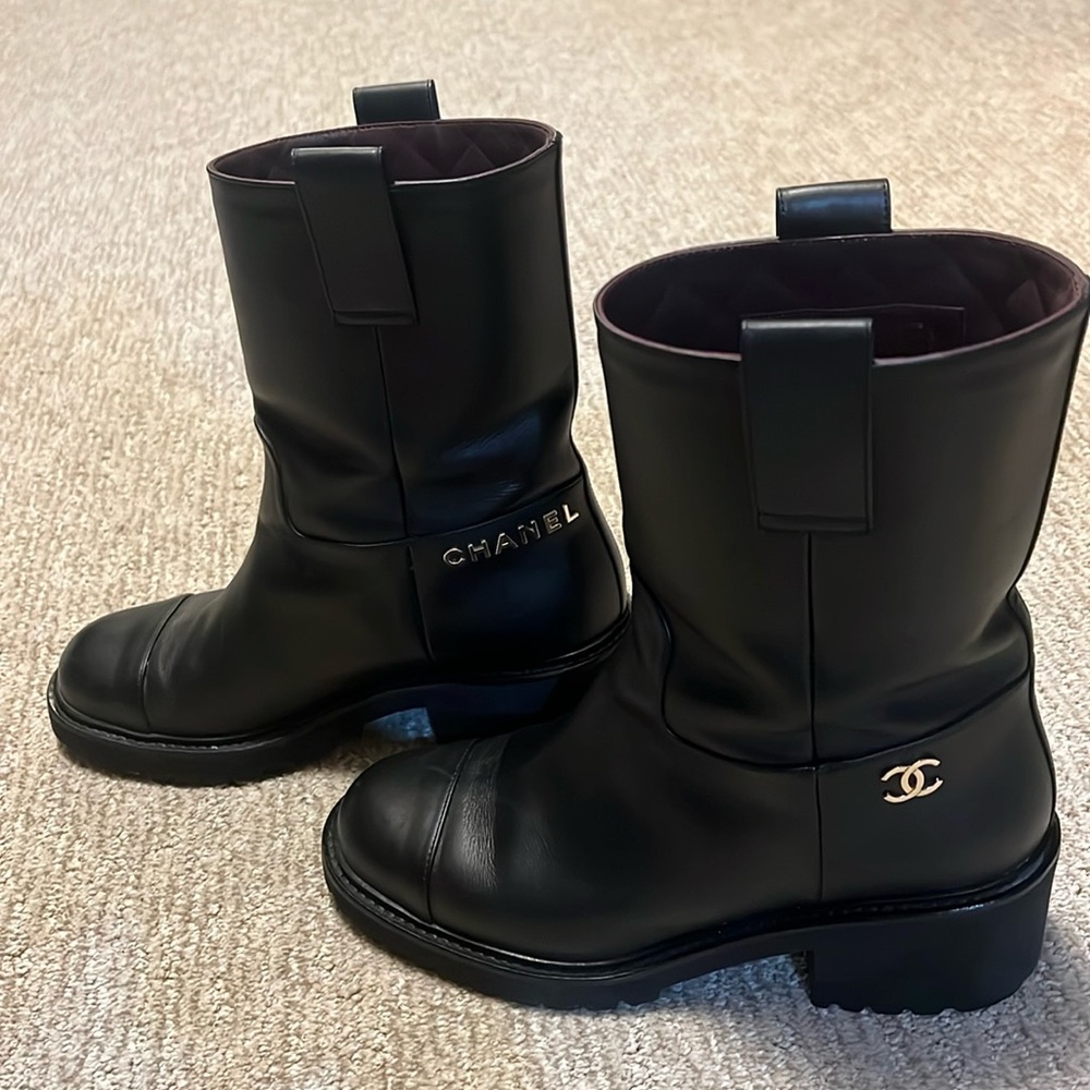 Chanel winter boots size 38